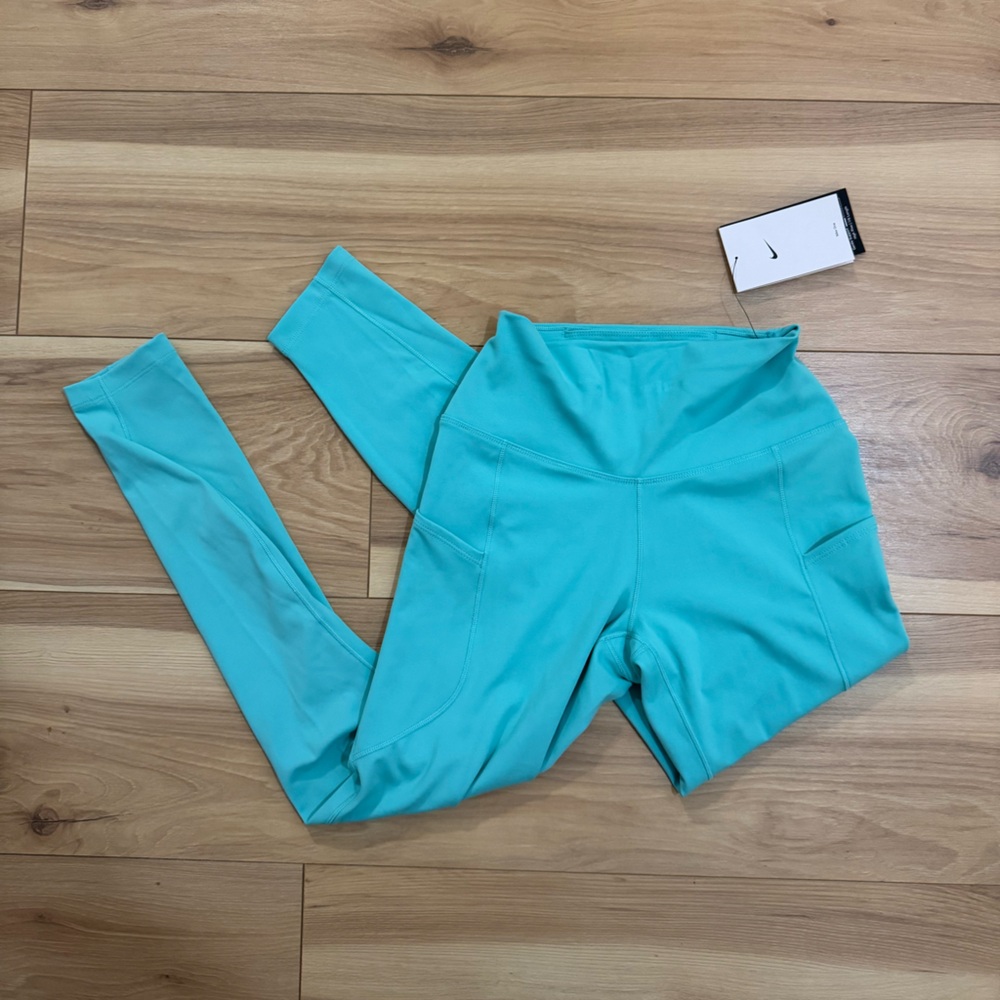 Nike One NWT Women's High-Waisted 7/8 Leggings with Pockets